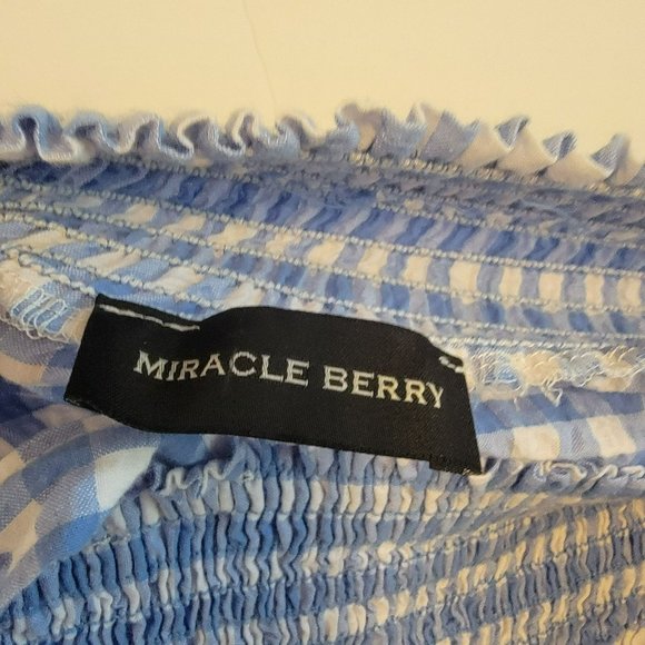 Miracle Berry Women's M Blue & White Gingham Smocked Seersucker Sundress - EUC - Picture 5 of 10